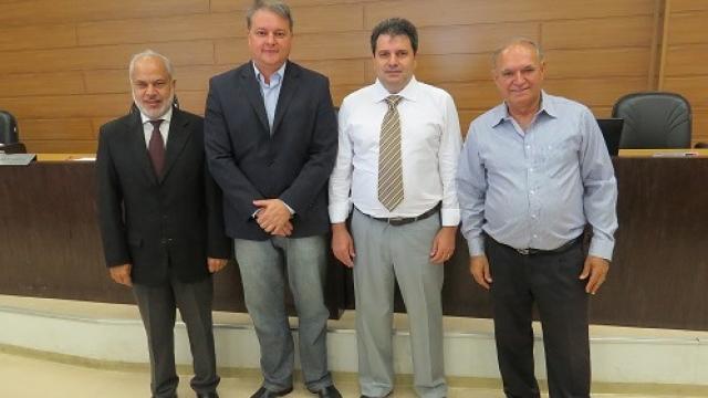 Vergara, Adermis Marini, o presidente reeleito Marco Garcia e Laercinho ficam na Mesa Diretora da Câmara (Foto: Divulgação Câmara)
